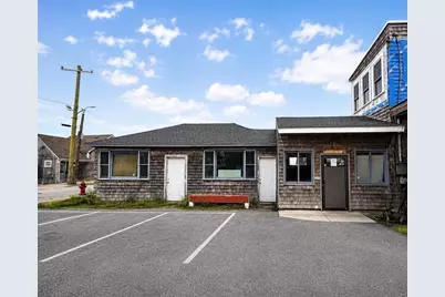 47 Middle St, Fairhaven, MA 02719 - Photo 1