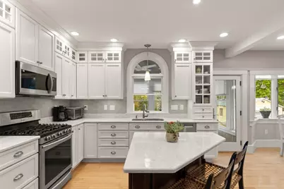 6 Gardner St, Beverly, MA 01915 - Photo 13