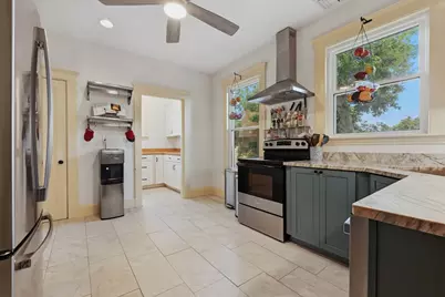 32 Ocean St, Beverly, MA 01915 - Photo 9