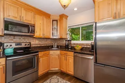 129 Governor Winthrop Rd #1A, Somerville, MA 02145 - Photo 11
