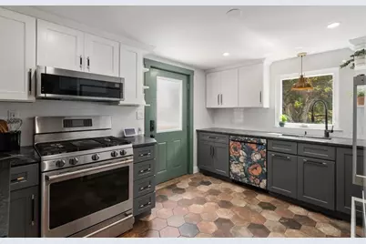 170 Thicket Street, Weymouth, MA 02190 - Photo 9