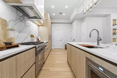 8 Lawrence St, Boston, MA 02129 - Photo 5