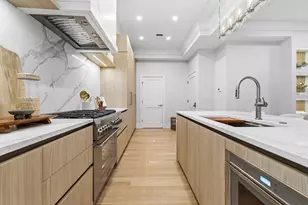 8 Lawrence St, Boston, MA 02129 - Photo 5
