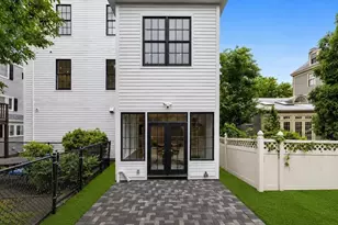 8 Lawrence St, Boston, MA 02129 - Photo 31