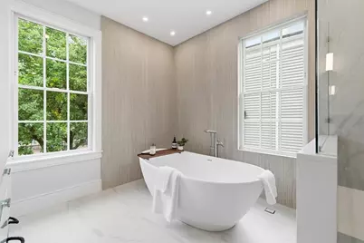 8 Lawrence St, Boston, MA 02129 - Photo 17