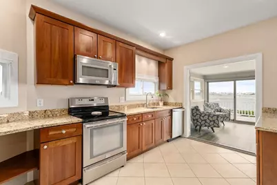 516 Pleasant St, Winthrop, MA 02152 - Photo 9