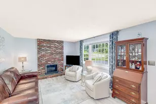 33 Farnham Rd, Rowley, MA 01969 - Photo 9