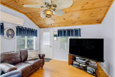 33 Farnham Rd, Rowley, MA 01969 - Photo 7