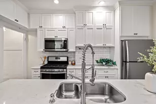 273 Bunker Hill St, Boston, MA 02129 - Photo 13