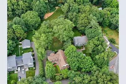 319 Oakland St, Wellesley, MA 02481 - Photo 33