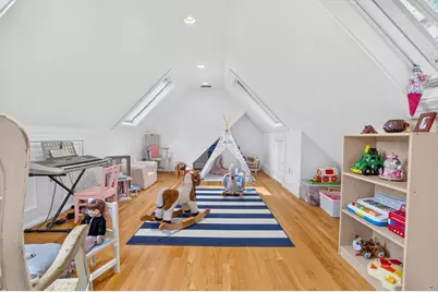 319 Oakland St, Wellesley, MA 02481 - Photo 25