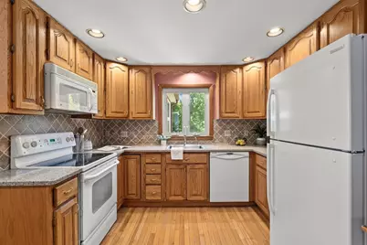 147 Oakland Ave, Arlington, MA 02476 - Photo 13