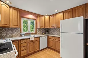 147 Oakland Ave, Arlington, MA 02476 - Photo 9