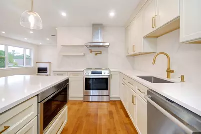 9 Ledge St, Melrose, MA 02176 - Photo 9