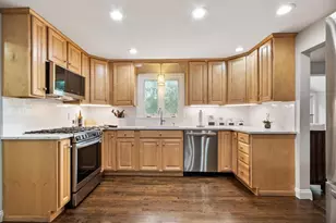 12 Crabapple Ln, Chelmsford, MA 01824 - Photo 9