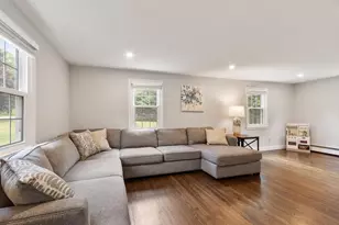 12 Crabapple Ln, Chelmsford, MA 01824 - Photo 5