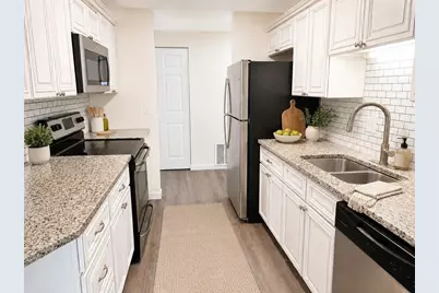 150 Elm St #3, Braintree, MA 02184 - Photo 1