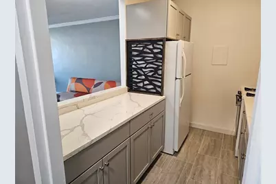 6 Whittier Place #10J, Boston, MA 02114 - Photo 5