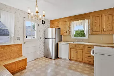 328 Hartwick, Springfield, MA 01108 - Photo 9