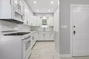 40 County St, Peabody, MA 01960 - Photo 5