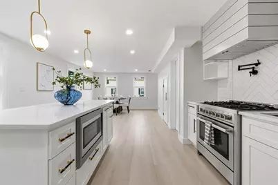 25 Bow St, Salem, MA 01970 - Photo 9
