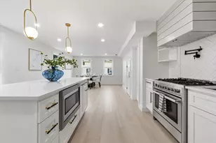 25 Bow St, Salem, MA 01970 - Photo 9