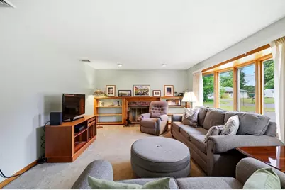48 Hickory Dr, Northampton, MA 01062 - Photo 5