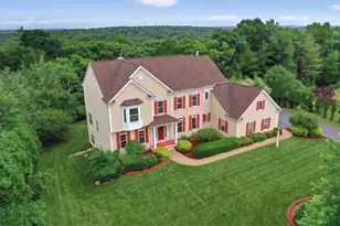 35 Howarth Dr, Upton, MA 01568 - Photo 1