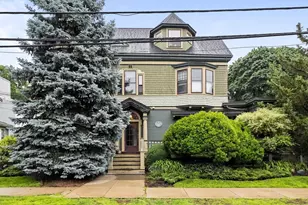 14 Wellington St, Arlington, MA 02476 - Photo 5