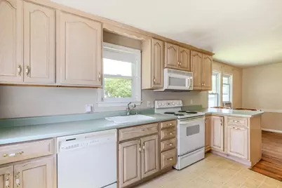 8 Knowles Rd, Worcester, MA 01602 - Photo 11