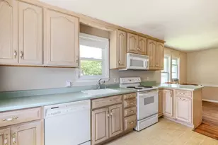 8 Knowles Rd, Worcester, MA 01602 - Photo 11