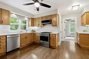 11 Plymouth Ave, Northampton, MA 01062 - Photo 17
