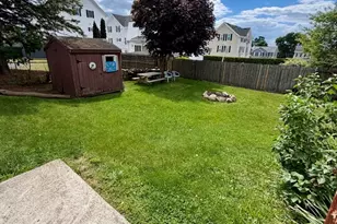 127 Brown St, Fall River, MA 02724 - Photo 11