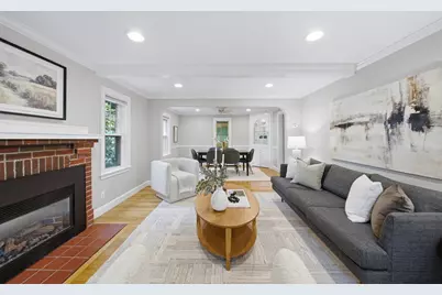 8 Brackett Ave, Stoneham, MA 02180 - Photo 3