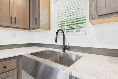 2 Fourth Ave., Ware, MA 01082 - Photo 9