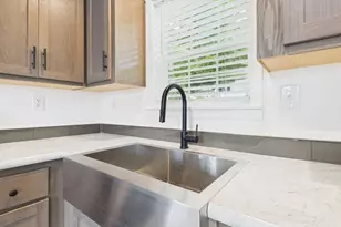 2 4th Ave, Ware, MA 01082 - Photo 9