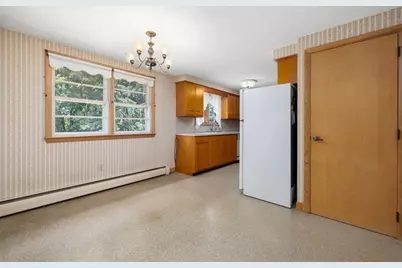 27 Hinsdale St, Swansea, MA 02777 - Photo 13