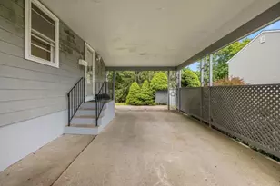 27 Hinsdale St, Swansea, MA 02777 - Photo 5