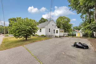 31 Delprete Ave, Rockland, MA 02370 - Photo 3