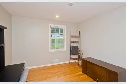 326 Dewey Street, West Springfield, MA 01089 - Photo 15