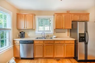 43 Ellsworth Ave, Springfield, MA 01118 - Photo 5