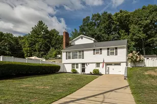 85 Farm St, Wakefield, MA 01880 - Photo 1