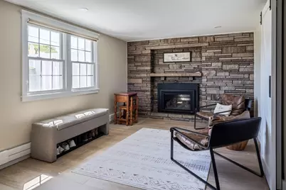 85 Farm Street, Wakefield, MA 01880 - Photo 3