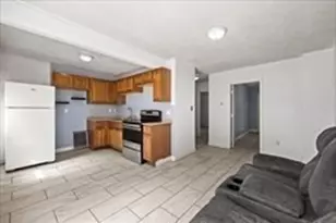 30 Orange St, Fall River, MA 02720 - Photo 9