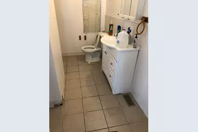 22 Home St, Worcester, MA 01609 - Photo 5