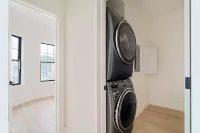 387 Norfolk St, Cambridge, MA 02139 - Photo 23