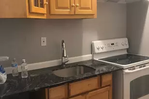 21 Dix St, Worcester, MA 01609 - Photo 9
