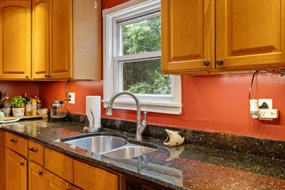 192 Wentworth Ave, Lowell, MA 01852 - Photo 9
