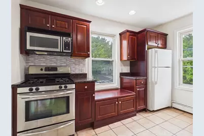32 Sciarappa St #2, Cambridge, MA 02141 - Photo 3