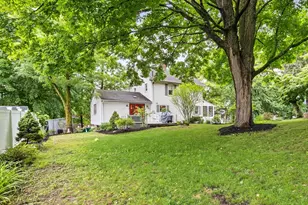 7 Intervale St, Woburn, MA 01801 - Photo 9